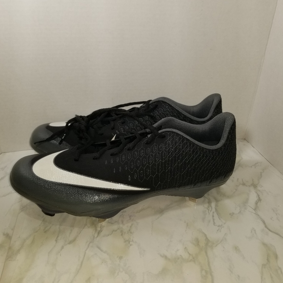 Athletic_Shoes